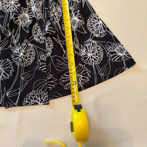 Banana Republic Charcoal and White Floral Dress - Picture 8 of 9